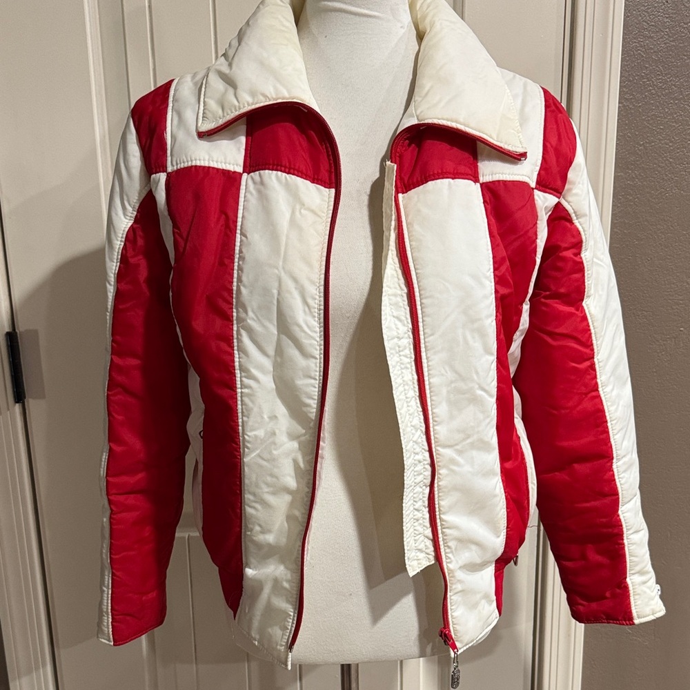 Vintage Women's Red and White Ski Jacket